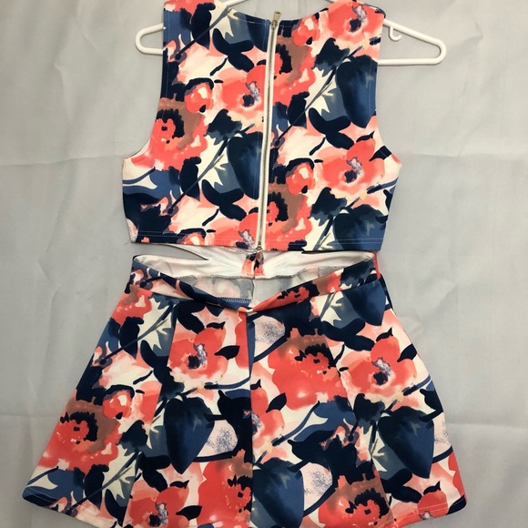 One piece jumpsuit - Picture 2 of 2